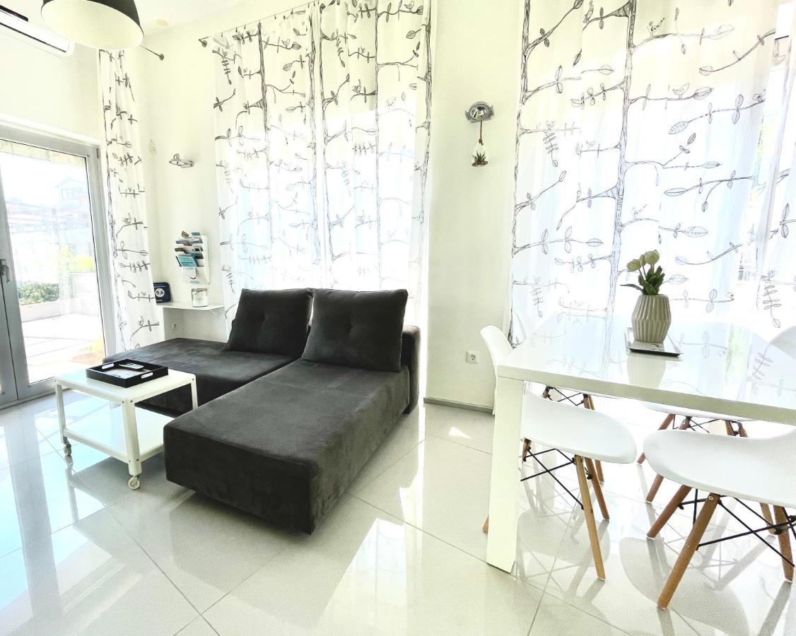 Lounge *