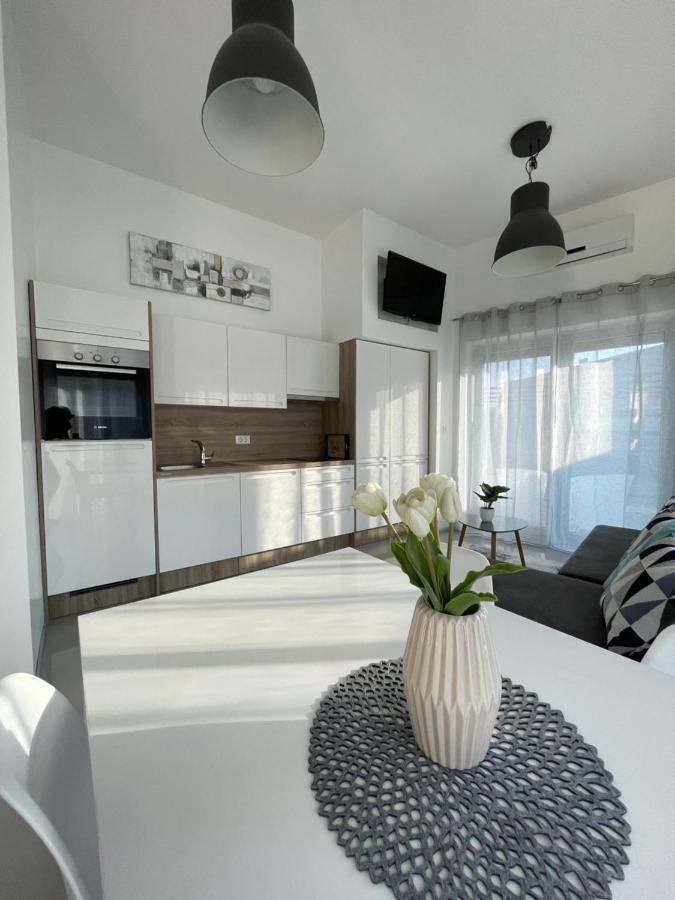 Apartment Lounge